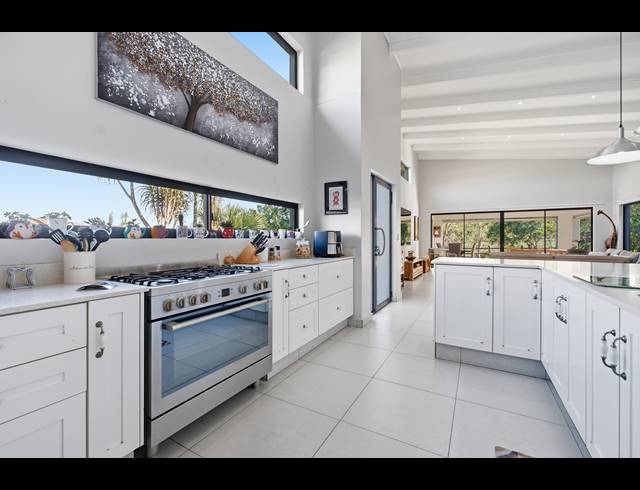 4 BEDROOM HOUSE FOR SALE IN PALM LAKES ESTATE